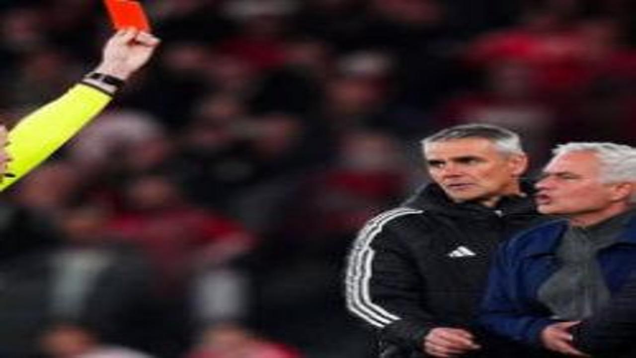 Hakemin üstüne yürümüştü! Mourinho'nun cezası açıklandı