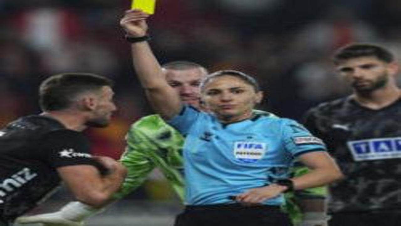 Süper Lig ekibinin hocası hakeme isyan etti: 'Adil bir maç olsa 3 puan alırdık'