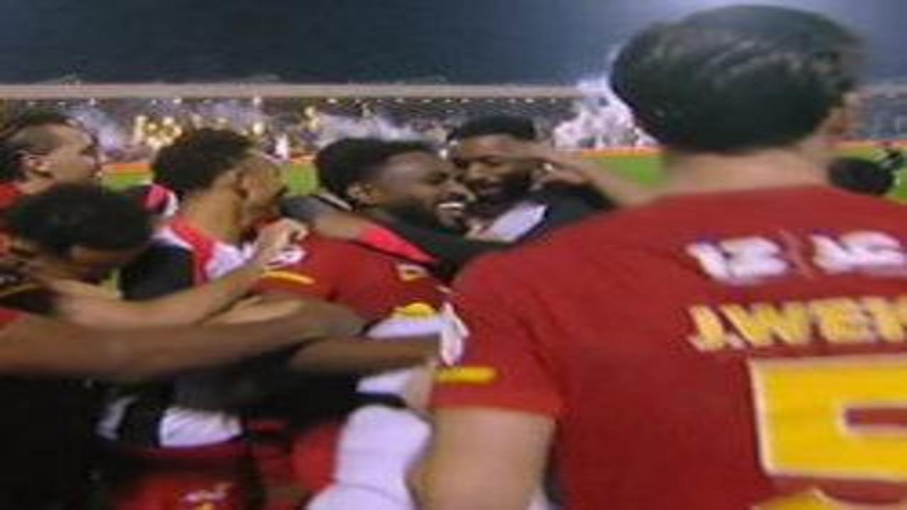 Mucize geri dönüş! 90+1'de 2-1 olan maçı 90+9'da 3-2 kazandılar