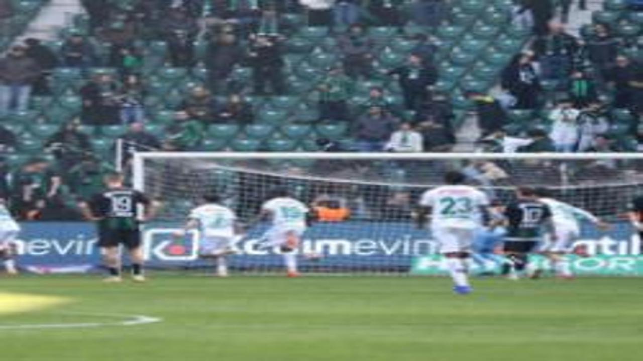 Süper Lig'in tecrübeli yıldızı 90+4'te gelen zafer sonrası paylaştı! 'Fazla ağlanmasın'