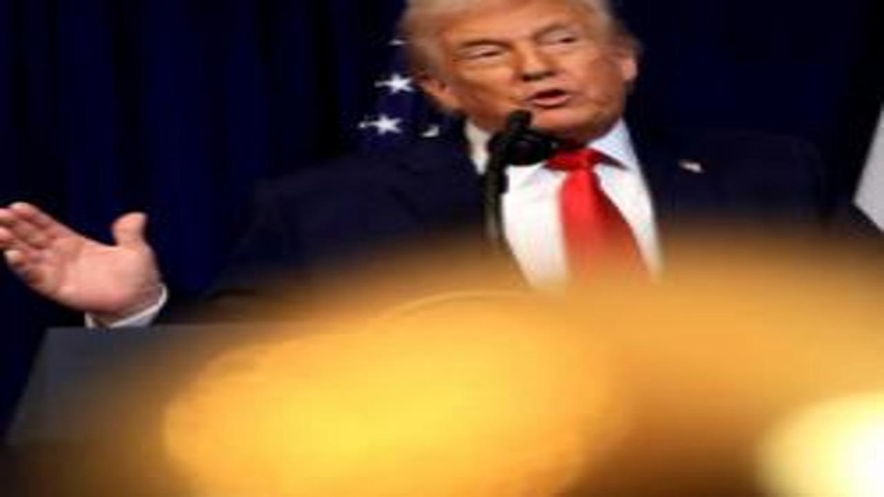 Trump'tan bomba açıklama: İsrail'i yeryüzünden silip süpürürlerdi