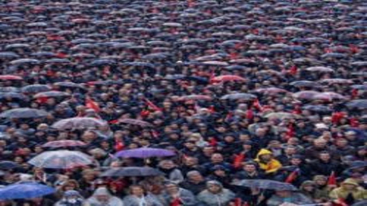 İmamoğlu'na destek hesabından paylaştılar, fena rezil oldular: Zombileri mi topladınız?