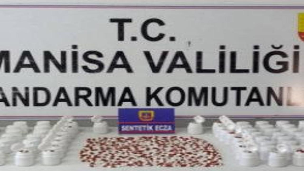 Soma’da zehir sevkiyatına jandarma engeli: Araçtan binlerce uyuşturucu hap çıktı!