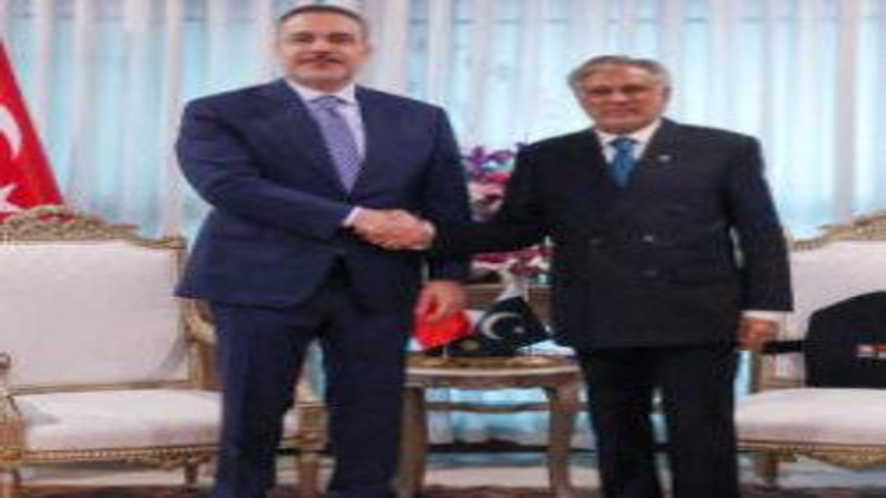 Bakan Fidan'dan Pakistan'da kritik görüşme