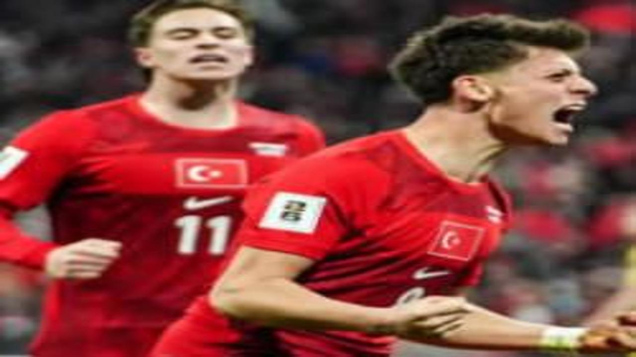 Fenerbahçeli eski golcü Enner Valencia'dan Arda Güler paylaşımı