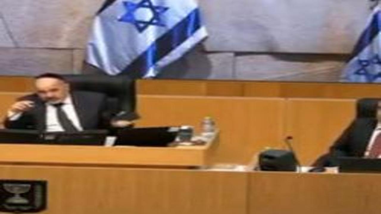 İsrail meclisinde olağanüstü anlar! Çil yavrusu gibi dağıldılar