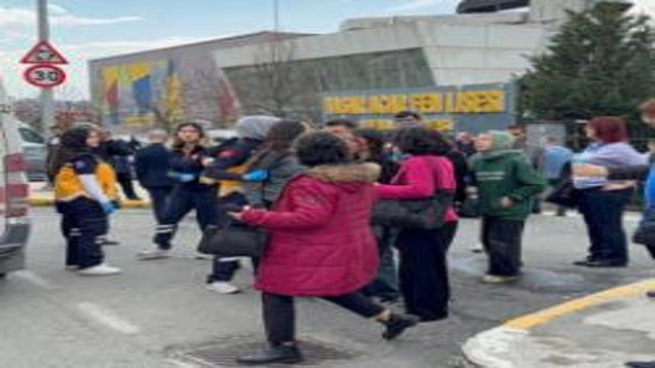 İstanbul'da korku dolu anlar! Fen lisesinin laboratuvarında patlama: 4 öğrenci yaralandı