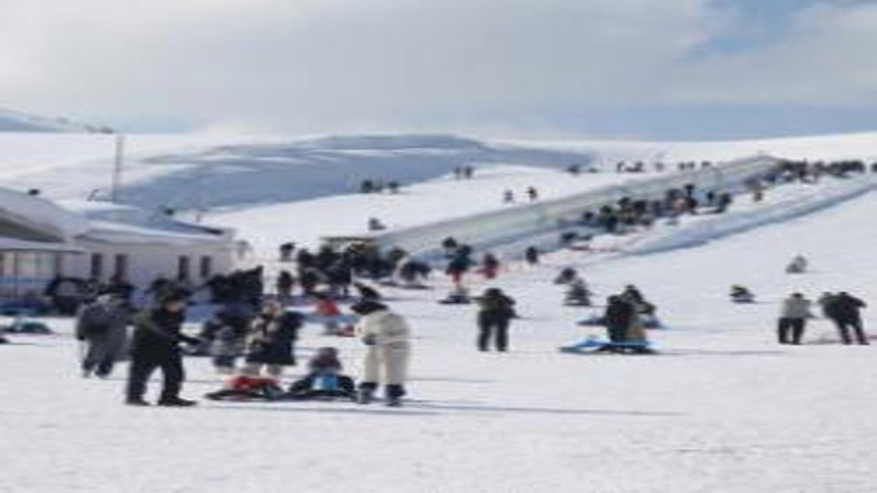 Şehir merkezine en yakınlardan biri! Yedikuyular Kayak Merkezi yoğun ilgi gördü