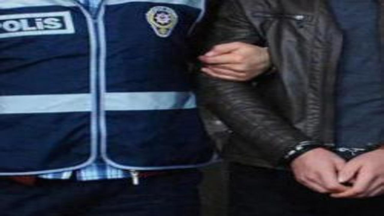 15 yıl hapis cezasıyla aranıyordu: Sahte avukat kimlikleriyle yakalandı