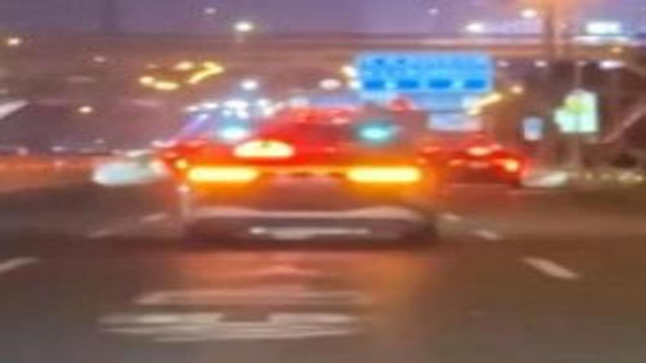 Yapay zekâ trafikte çuvalladı: Çin'de sürücüsüz taksiler yolda kaldı!