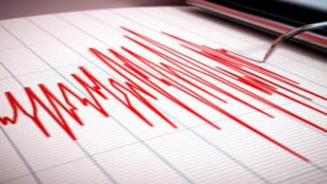 Endonezya'da 7,8 büyüklüğünde deprem! Tsunami alarmı verildi