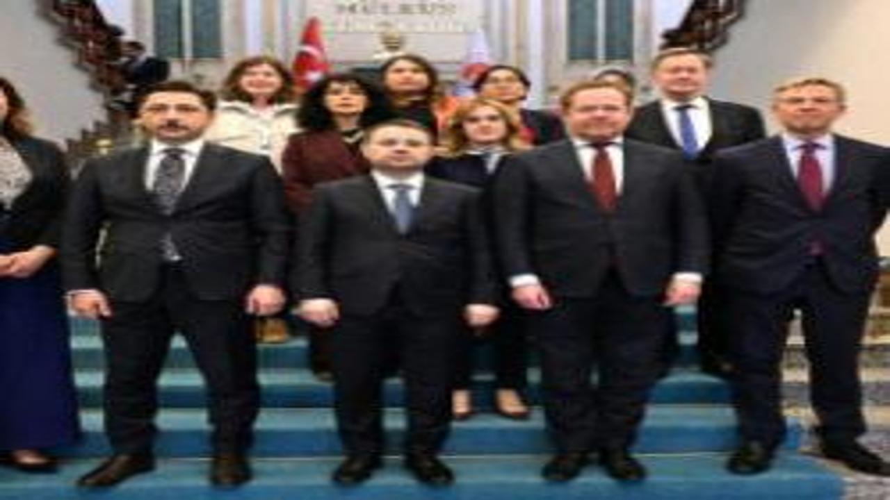 Bakan Gülek'ten Hollandalı mevkidaşına FETÖ mesajı: Talep ediyoruz