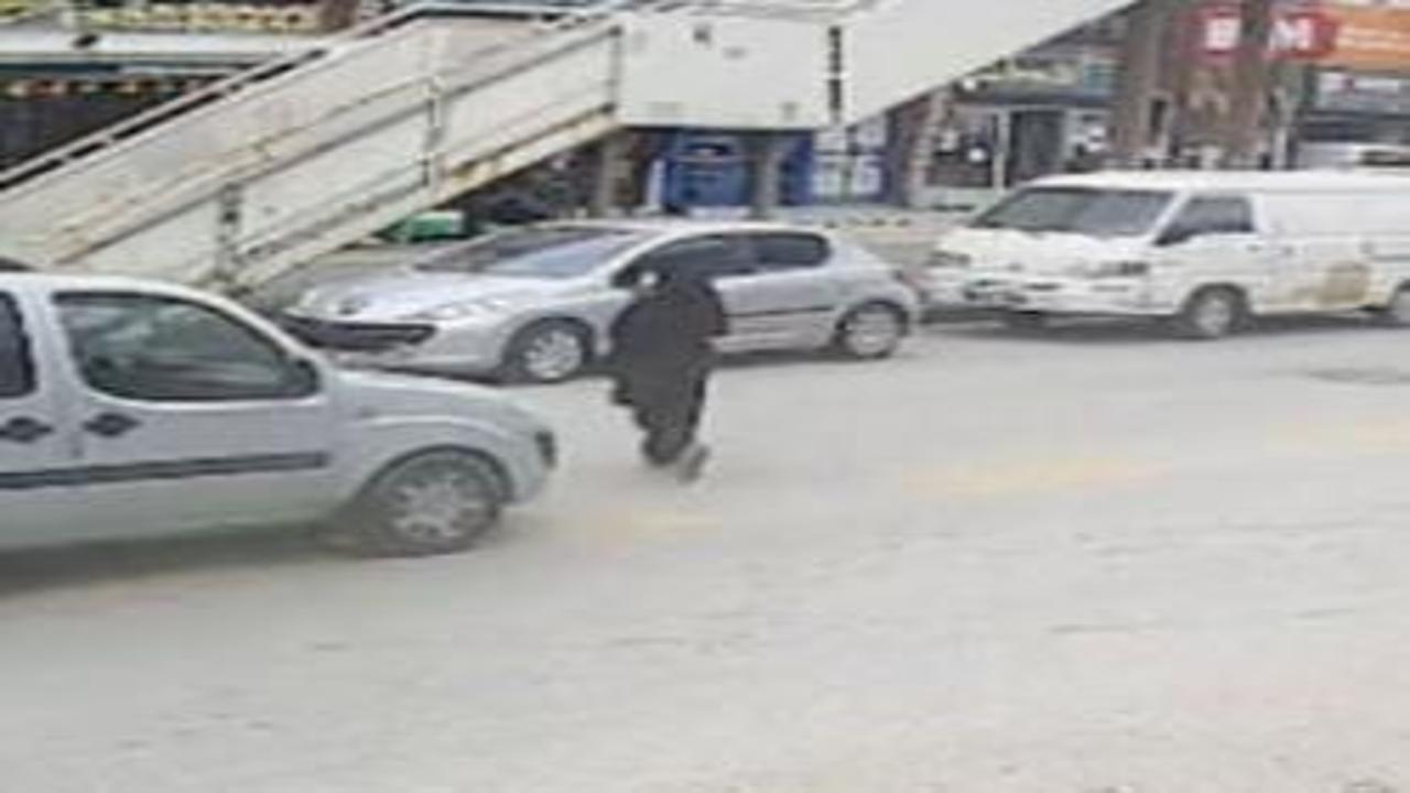 Ankara'da feci kaza: Hatalı sollama yapan sürücü 13 yaşındaki Defne'yi ağır yaraladı