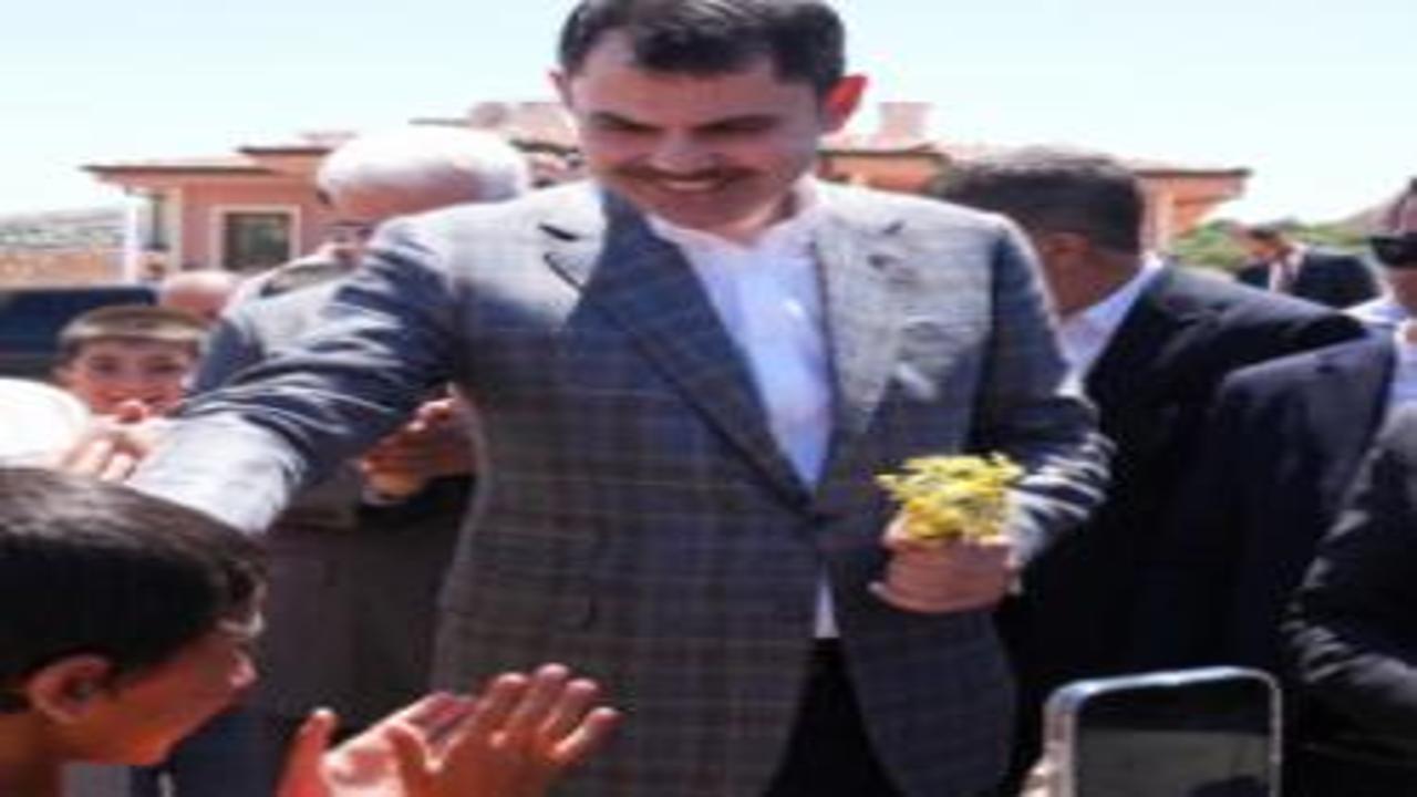 Bakan Kurum'dan milli maç öncesi Zey Köyü'nden anlamlı paylaşım