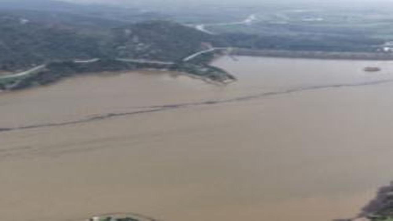 Baraj yüzde 100 doldu, Valilik taşkın uyarısı yaptı! 'Uzak durun'