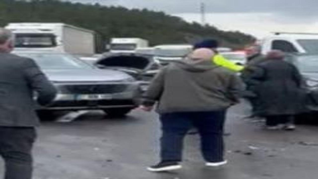 Bolu'da yağmur felaket getirdi: Zincirleme kazada 6 yaralı var