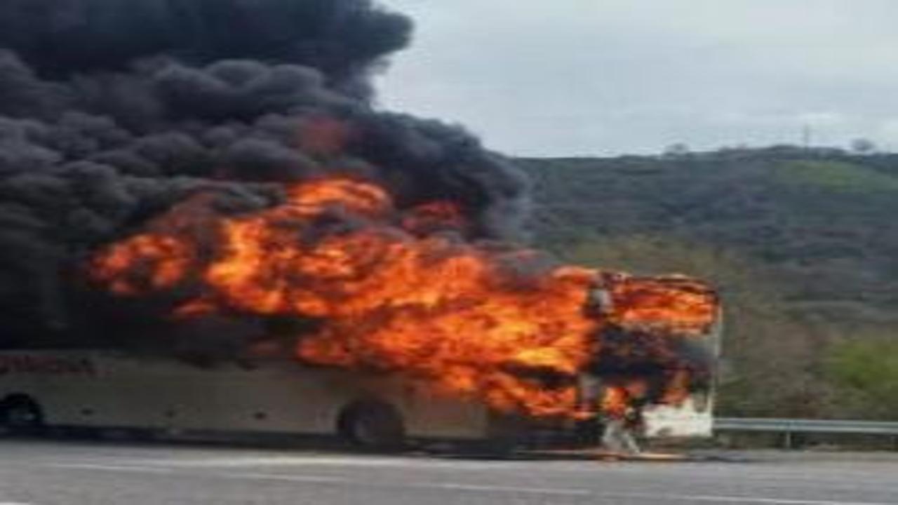 Bursa yolunda korku dolu anlar: Yolcu otobüsü alev topuna döndü