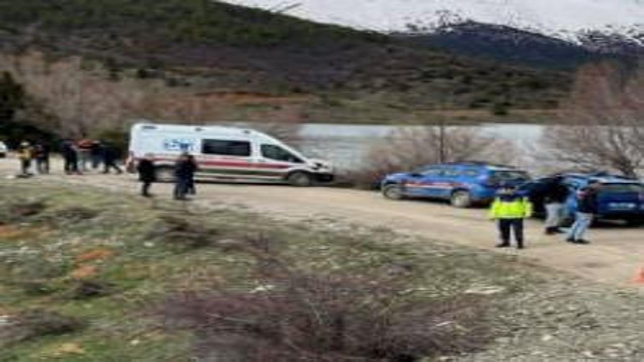 Gölette kimliği belirsiz kadın cesedi bulundu