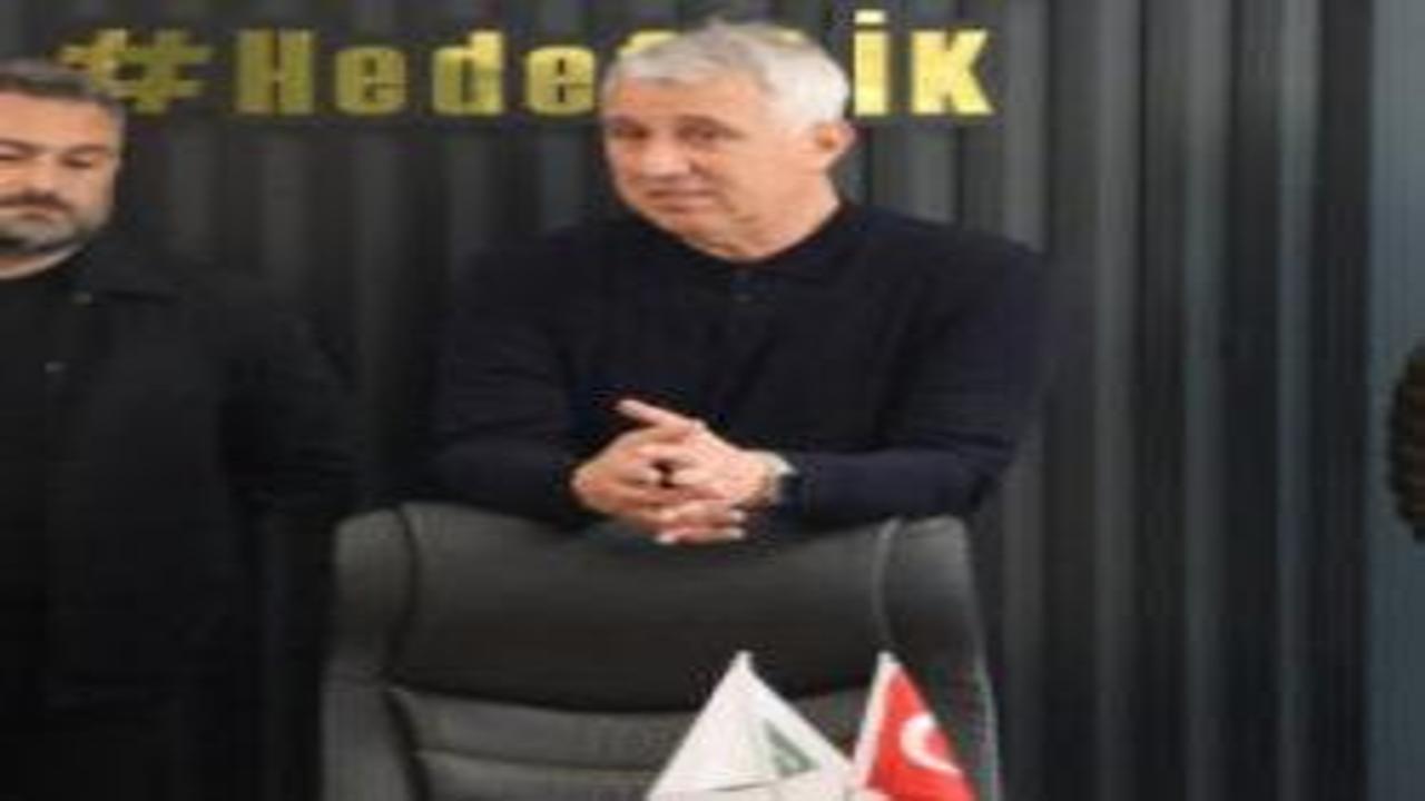 İstifa etmişti! Şampiyon hoca takımına gözyaşlarıyla veda etti