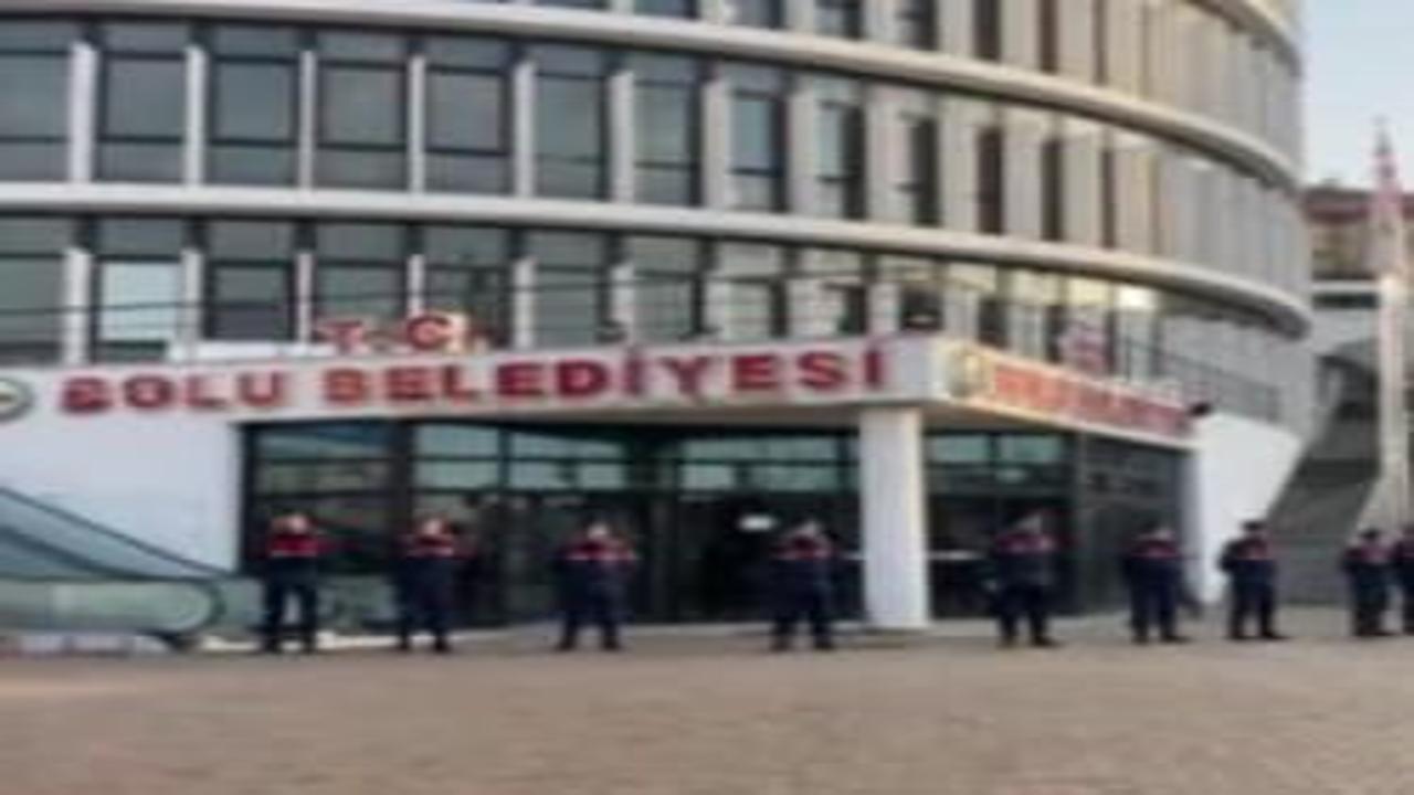 Jandarma, Bolu Belediyesi'nde arama yapıyor