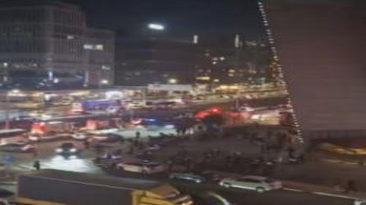 Kağıthane'de alışveriş merkezinde yangın!