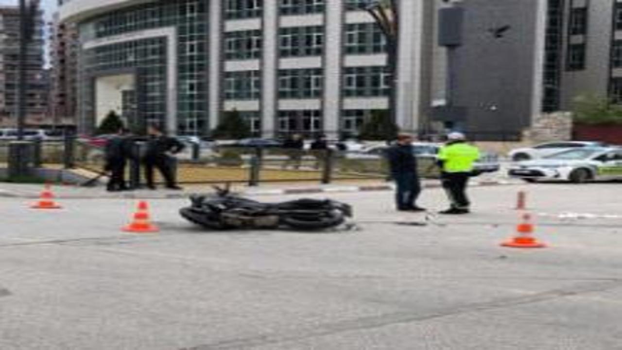 Otomobil ile motosiklet çarpıştı: 2 ağır yaralı