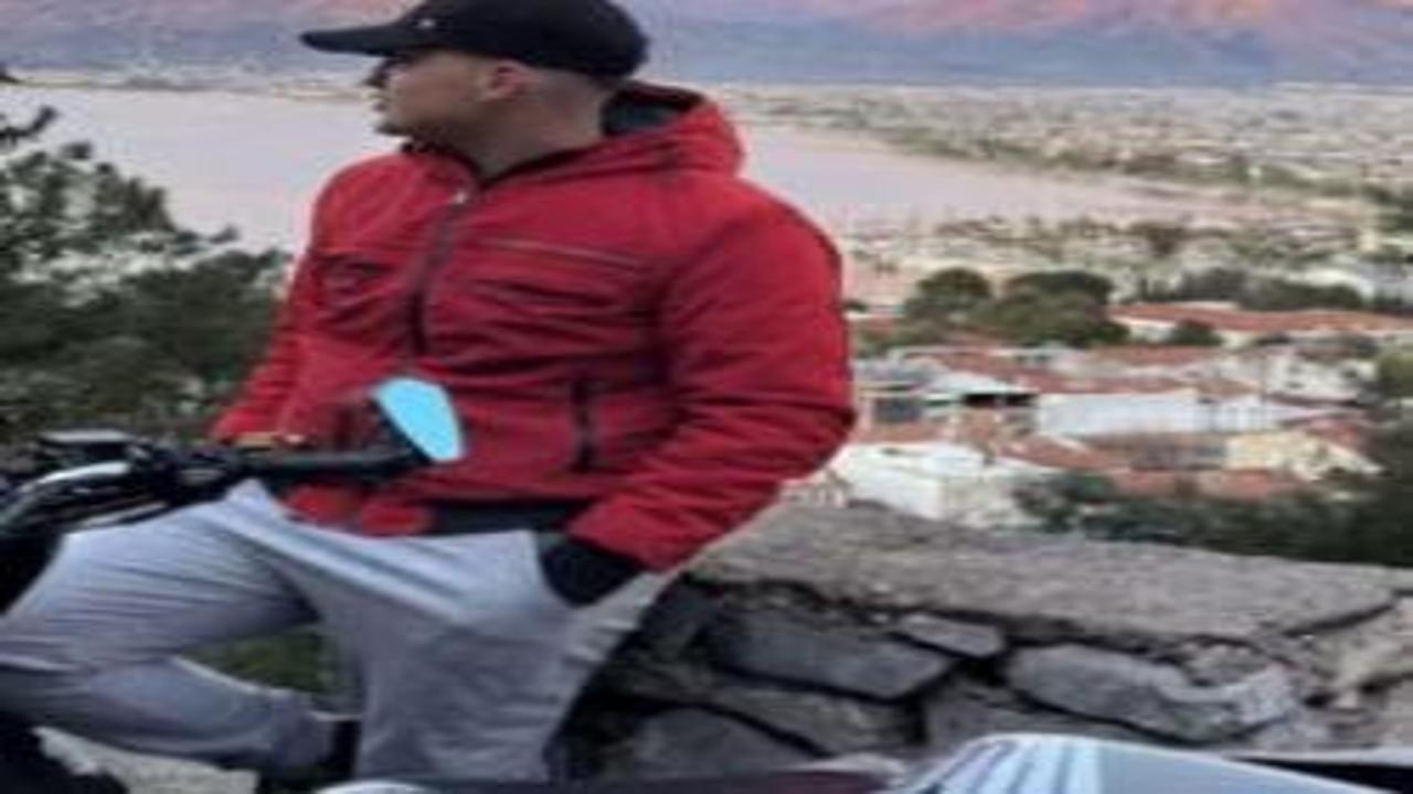 Otomobille çarpışan motosikletin sürücüsü öldü