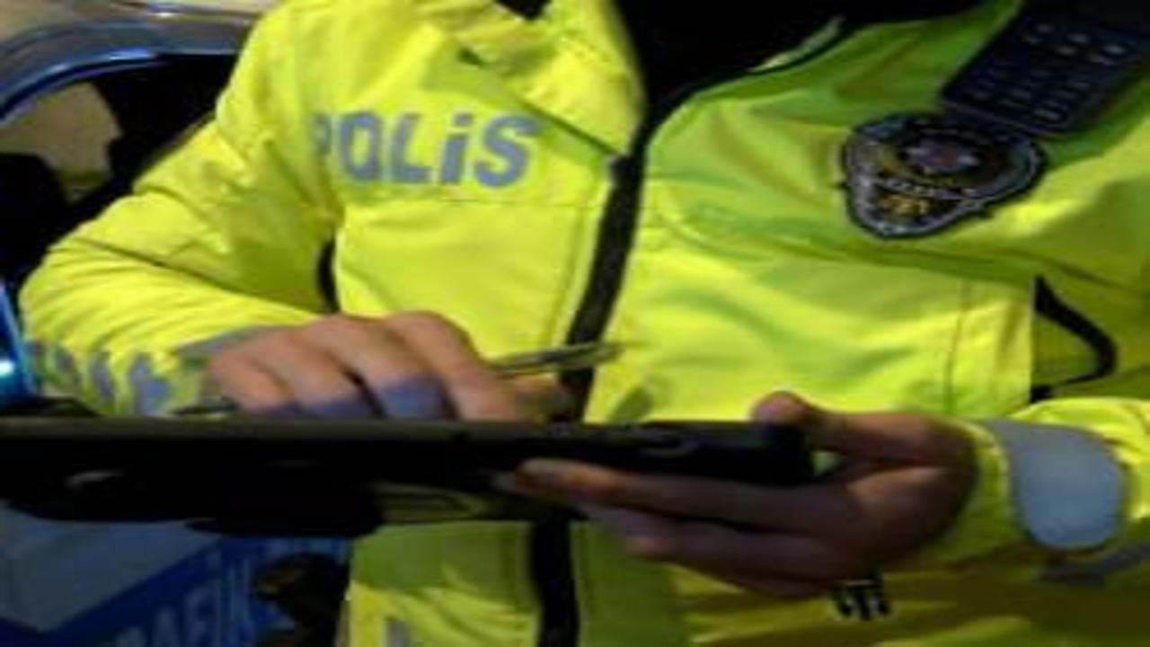 Sürücüler dikkat! Yeni dönem resmen başladı: 140 bin lira cezası var