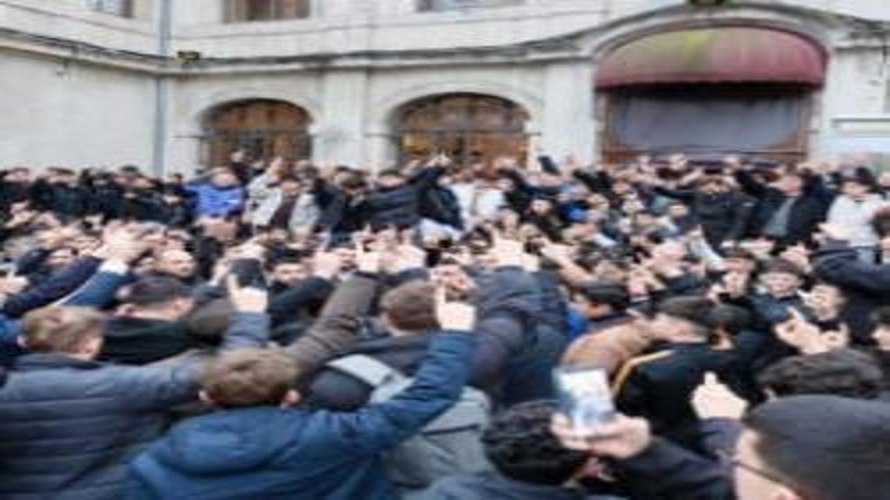 TÜGVA İstanbul’dan Seher Vakti Buluşması: 1453 Genç Dolmabahçe Camii’nde