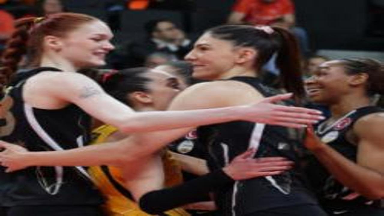 VakıfBank play-off serisinde ilk maçı kazandı