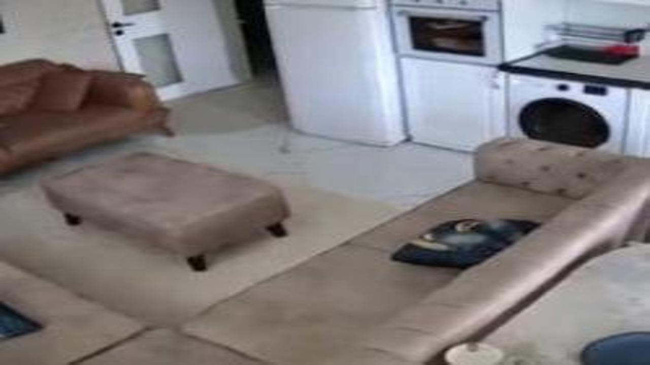 Van’daki 5.2 büyüklüğünde deprem anı kamerada