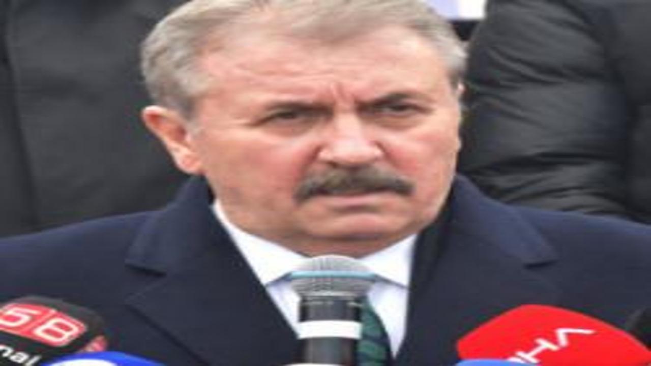 Mustafa Destici: Başarılarının temelinde Türklük gurur ve şuuru bulunuyor!