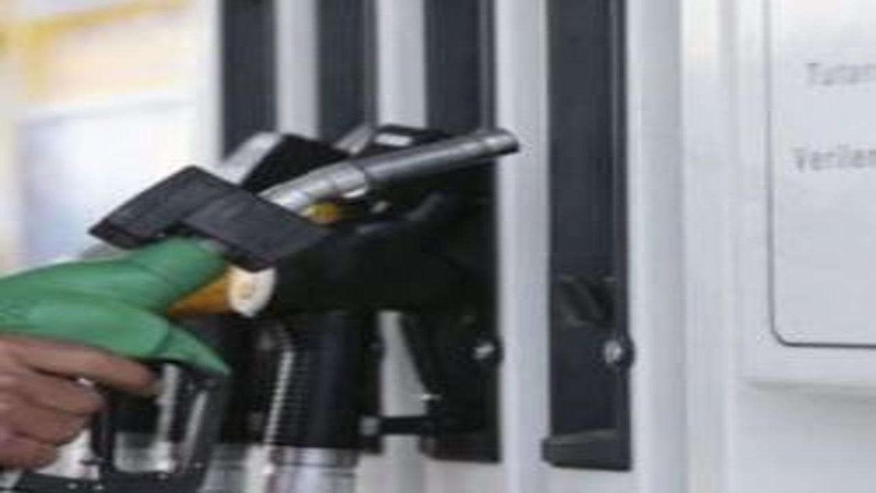 Benzin ve motorin zammı iptal edildi