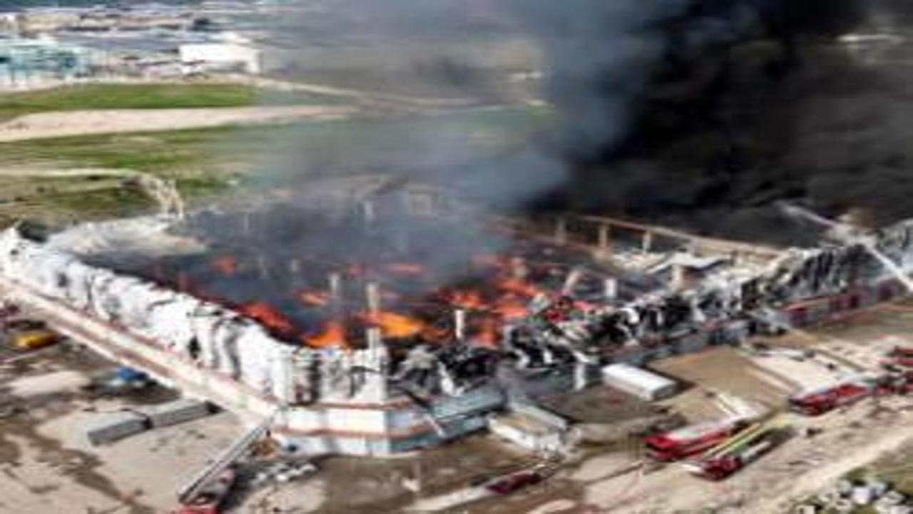 Ankara'da büyük yangın! Çevre ilçelerden de ekipler bölgede!