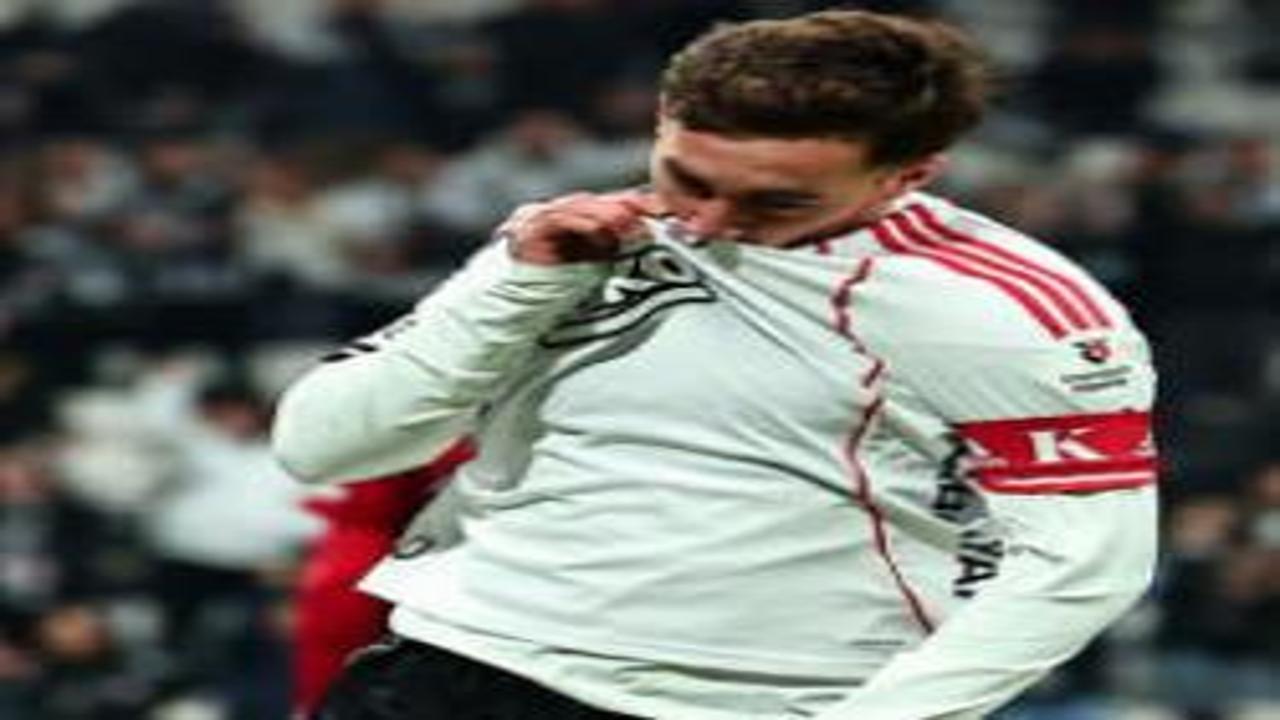 Rakip hoca bile hayran kaldı! Orkun Kökçü'den olağanüstü performans