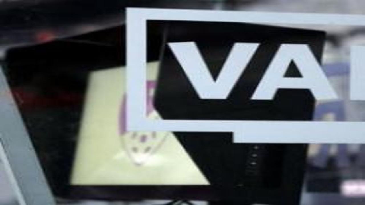 Beşiktaş taraftarından VAR protestosu! Stadın dışına pankart astılar