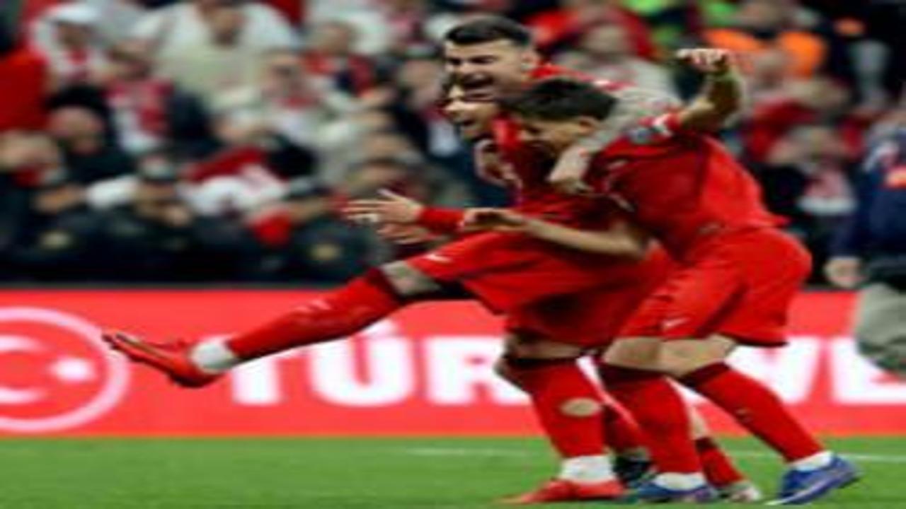 Dünya Kupası’nın şarkısını kim yazmalı?