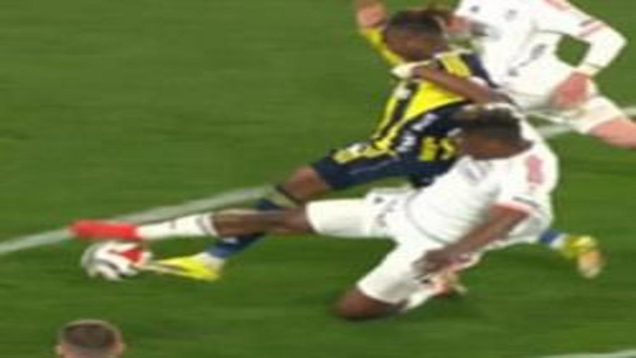 Fenerbahçe'nin Beşiktaş maçında kazandığı penaltıda karar doğru mu? Trio son noktayı koydu