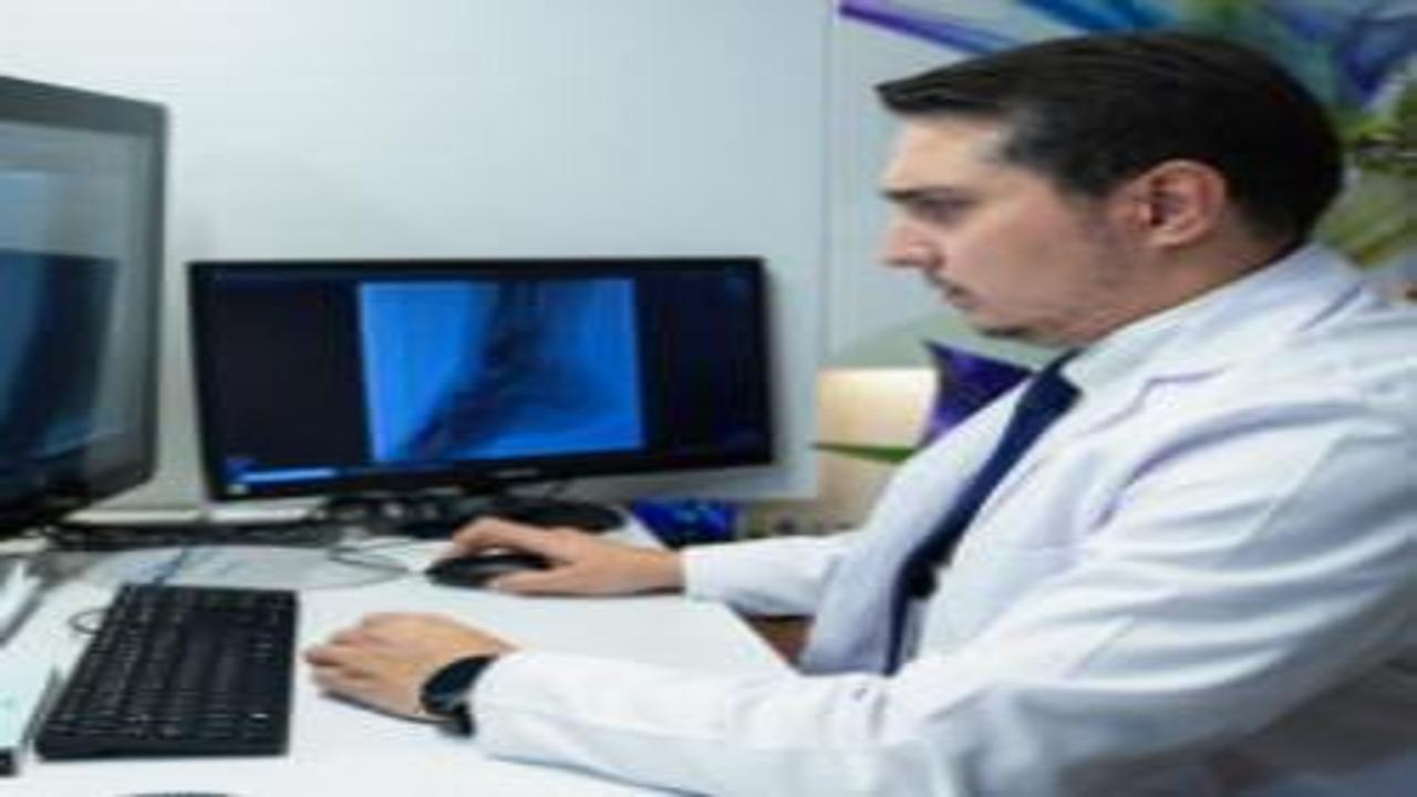 Geçmeyen topuk dikenine Medipol'den yeni yöntemle son