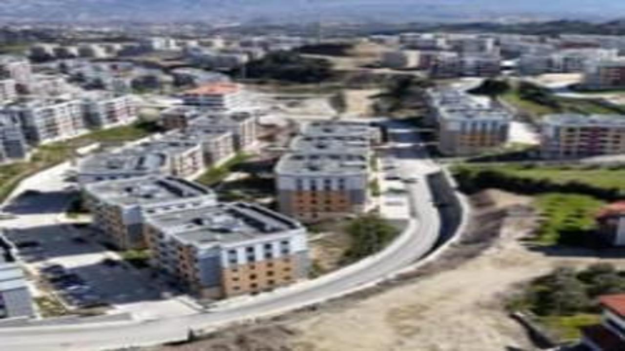 Hatay'da deprem konutları teslim edildi, kiralar dibi gördü