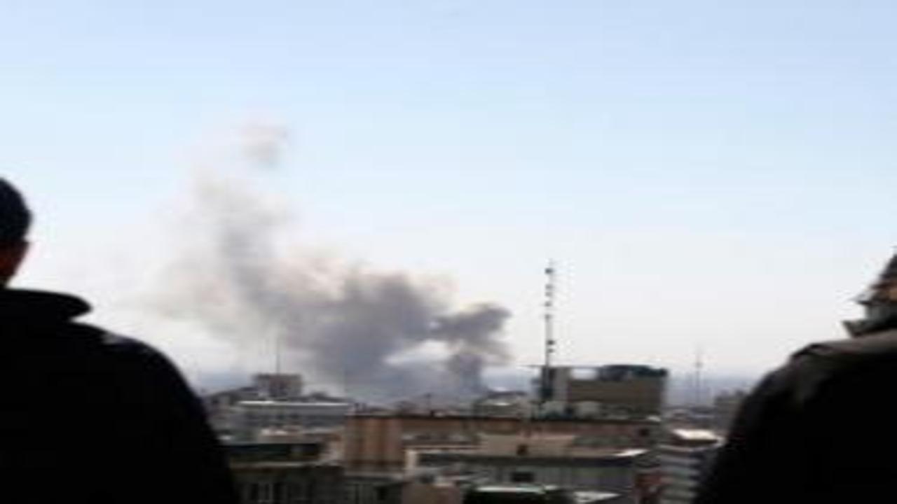 İran rafinerilerinde patlama alarmı: Adalarda kritik saatler!