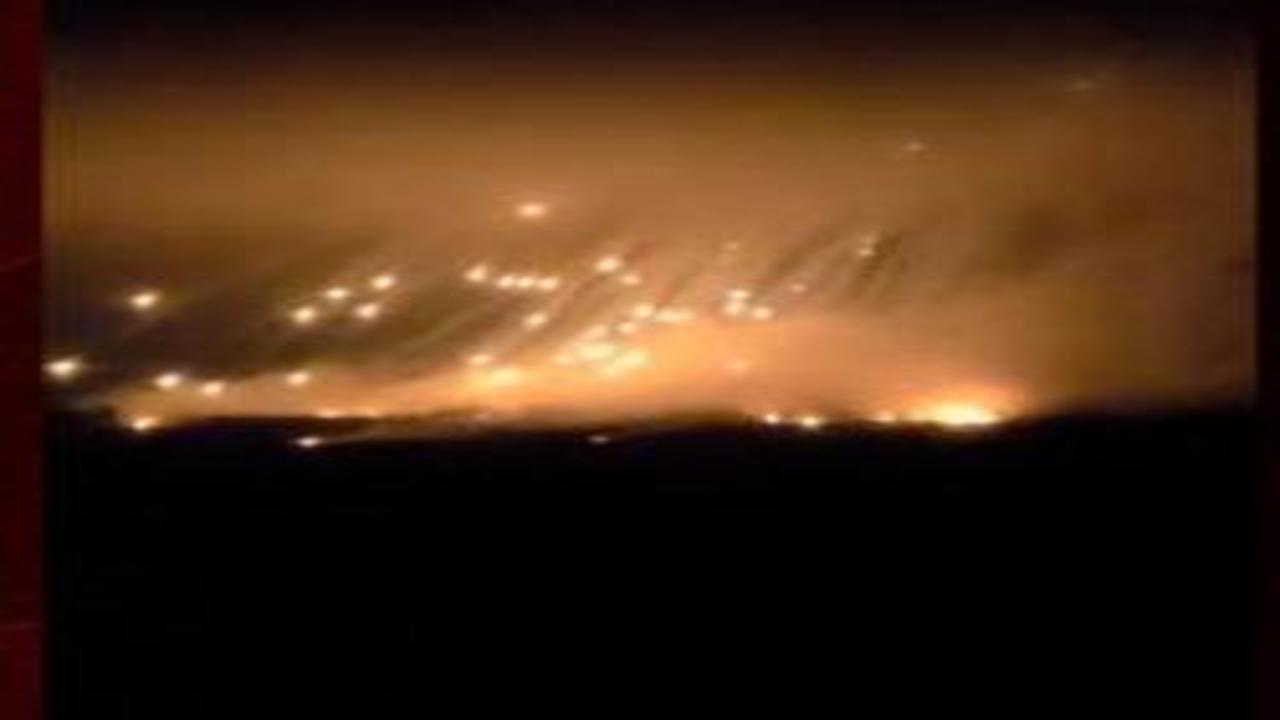 İsrail, Lübnan'ı yasaklı fosfor bombasıyla vurdu