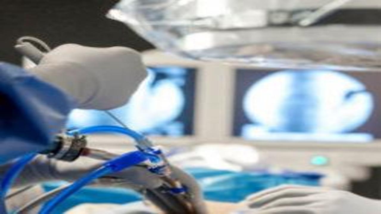 Milyonları etkileyen omurga sorunlarında kişiye özel cerrahi dönemi