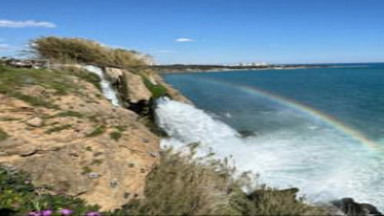 Şelale ile denizin buluşması: Aşağı Düden Şelalesi’nin güzelliği gökkuşağı ile taçlandı