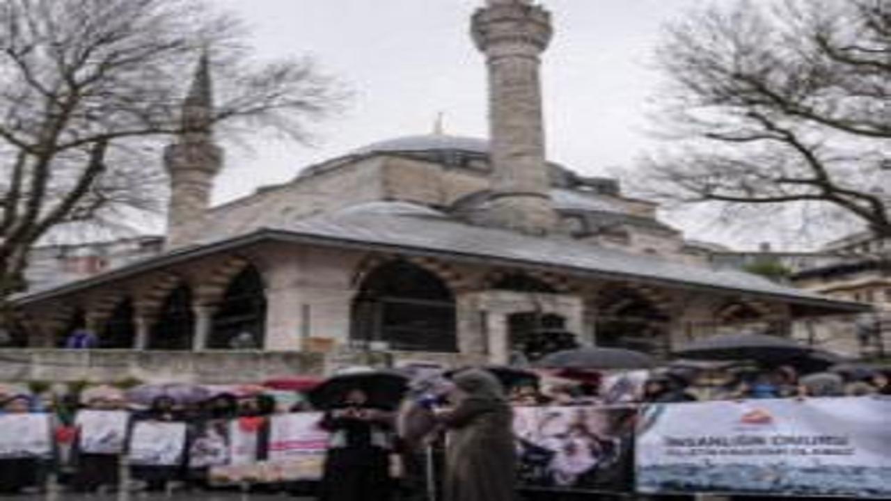 Türkiye Filistin için sabah namazında buluşuyor