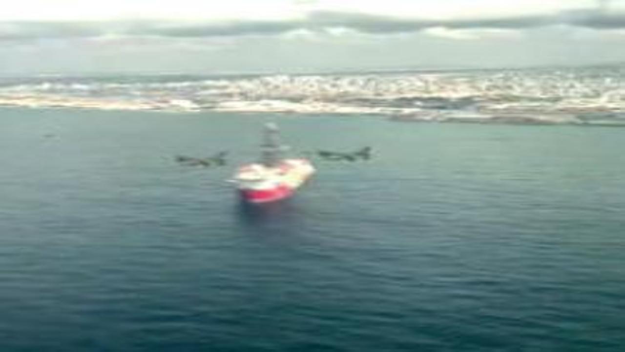 Türk F-16'ları Afrika semalarında! Dost ülkede gövde gösterisi