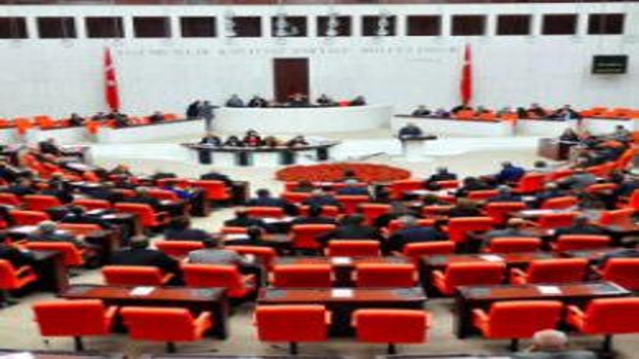 Yoklama isteyip giden vekilin maaşı kesilecek