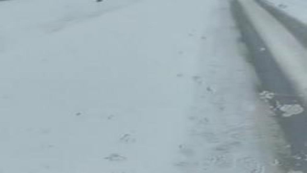 Yozgat’ta karayolları ekipleri kar mesaisinde