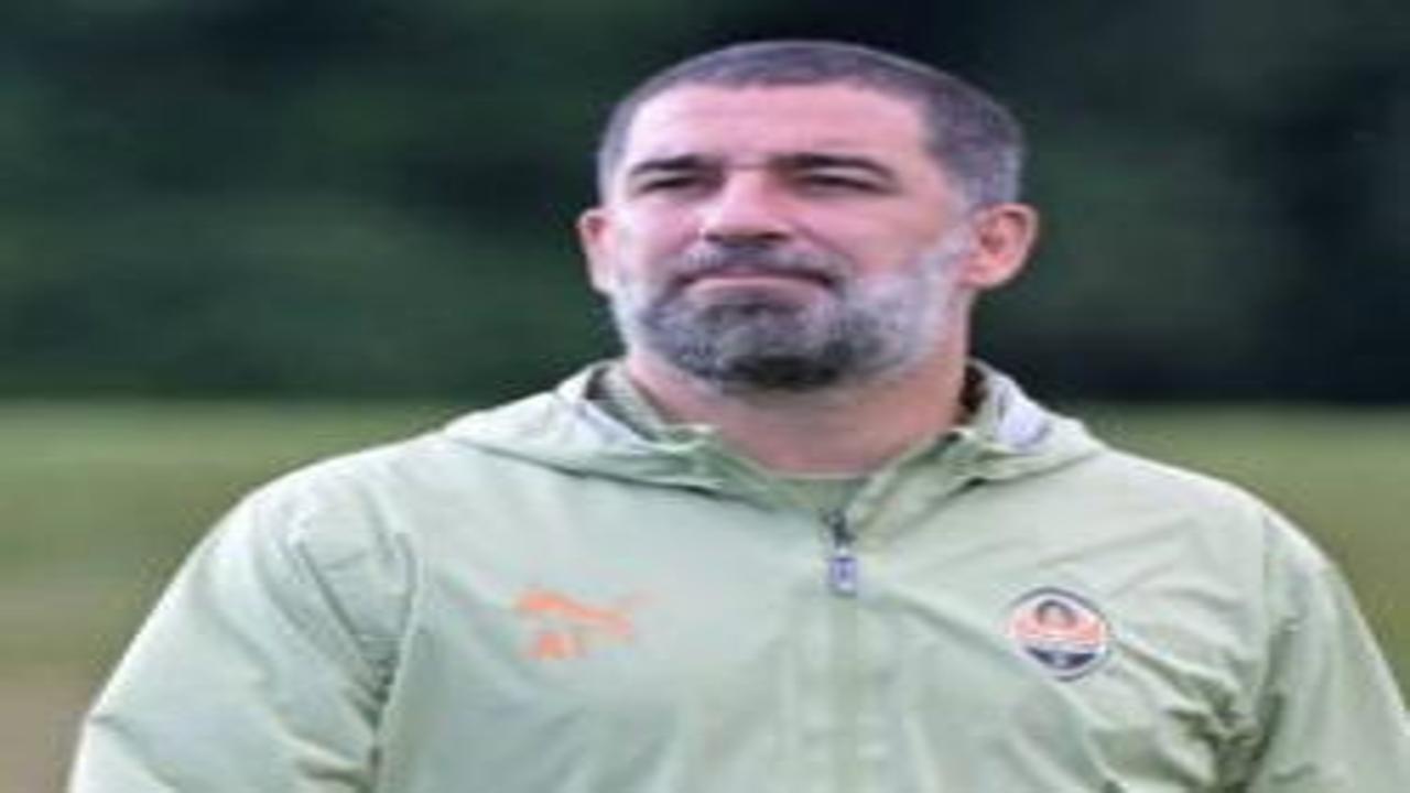 Arda Turan tarihe geçti! İlk Türk teknik direktör oldu