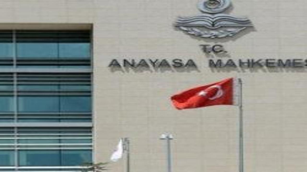 AYM'den 11 siyasi parti hakkında karar!